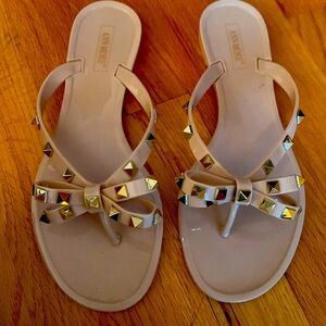 Gently used, ANN MORE Light Pink With Gold Studs 🌟